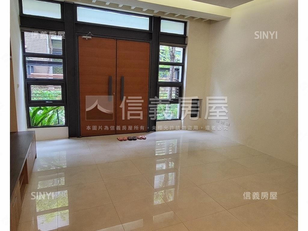 西屯福雅路輕井澤別墅房屋室內格局與周邊環境
