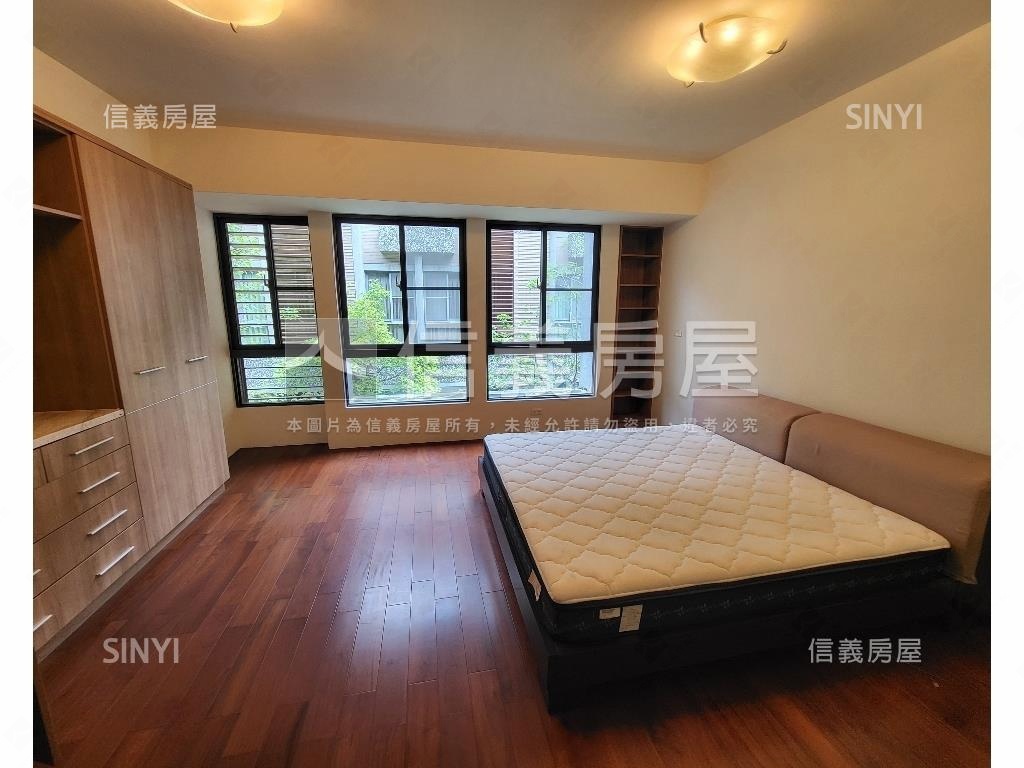西屯福雅路輕井澤別墅房屋室內格局與周邊環境