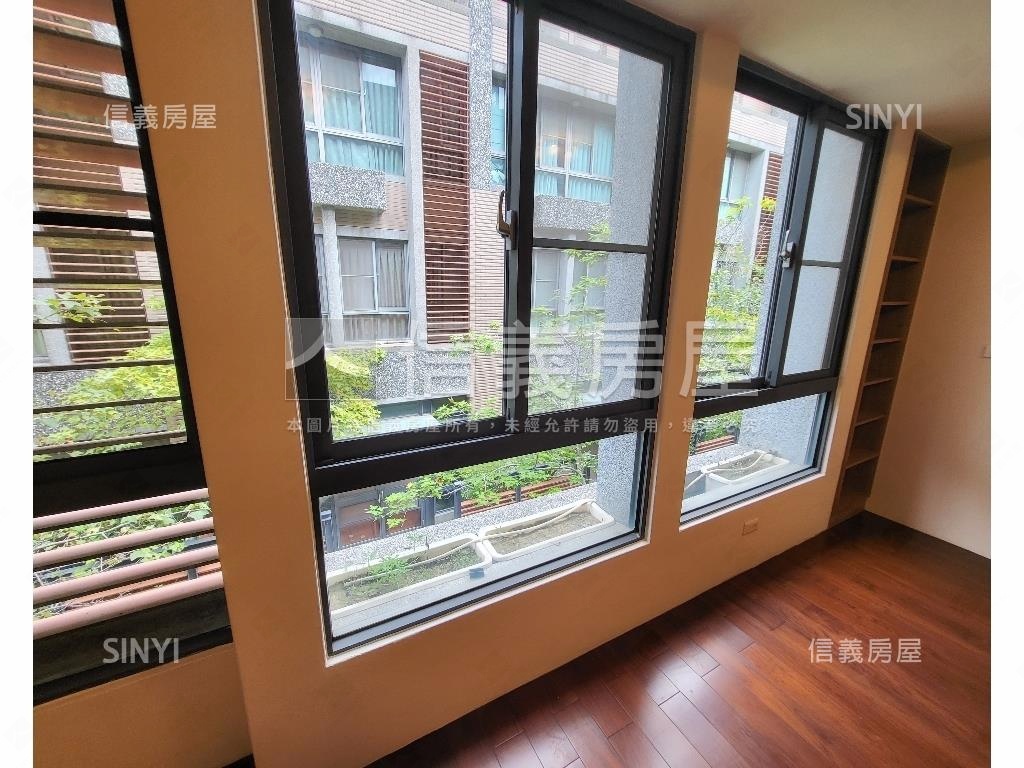 西屯福雅路輕井澤別墅房屋室內格局與周邊環境