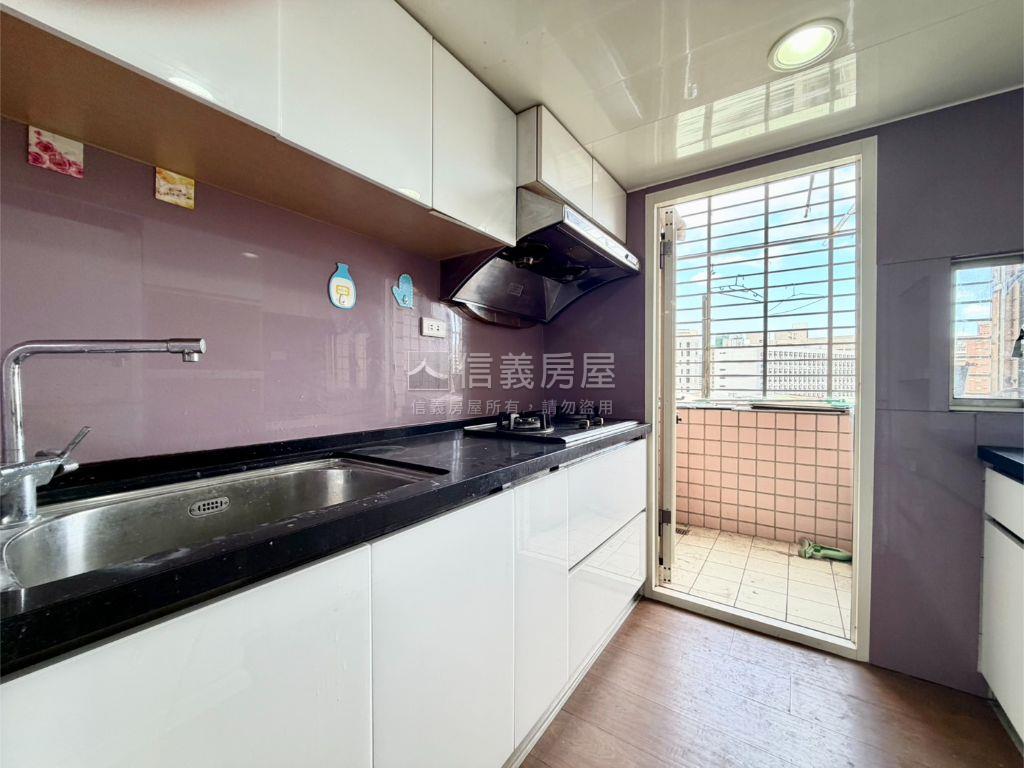 【寶石】亞東靜巷電梯兩房房屋室內格局與周邊環境