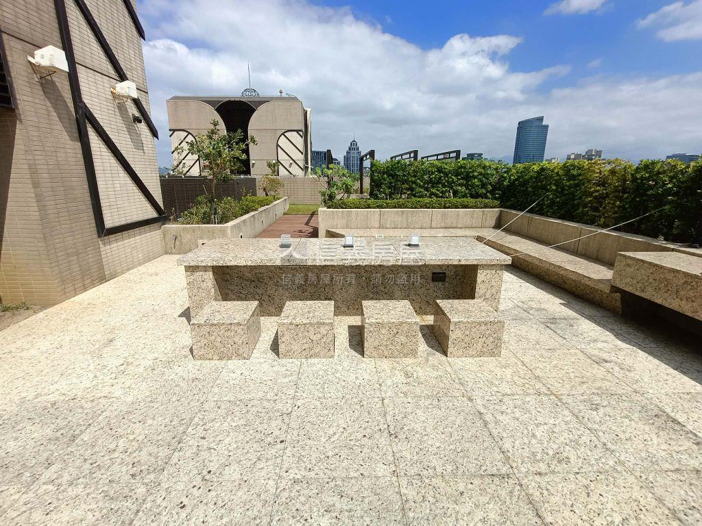 永雄卓閱高樓美景房屋室內格局與周邊環境