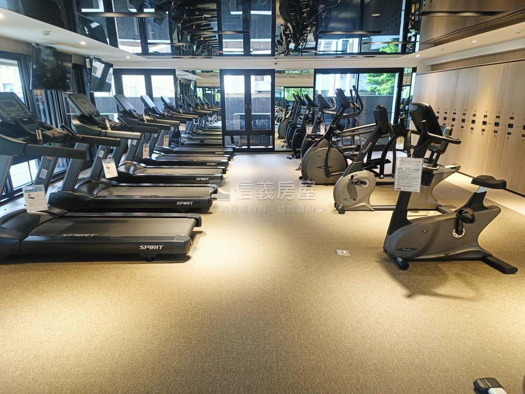 永雄卓閱高樓美景房屋室內格局與周邊環境