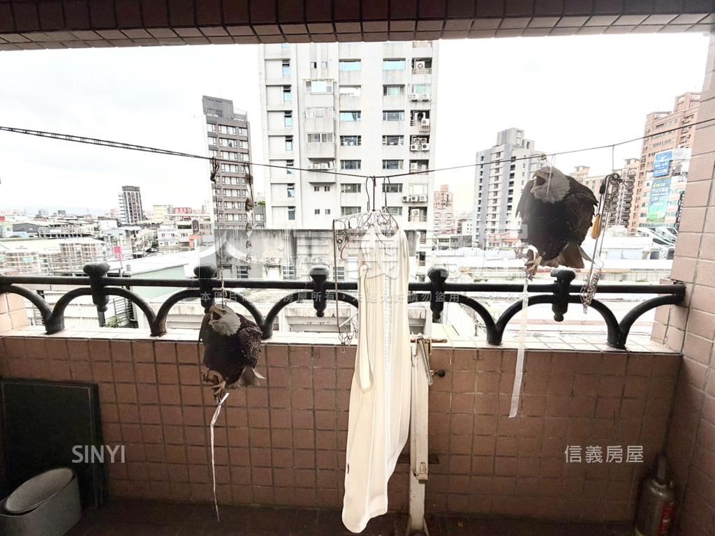 首席特區三房坡平車位房屋室內格局與周邊環境