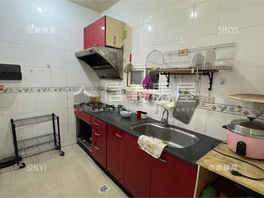 安德街２樓美三房房屋室內格局與周邊環境