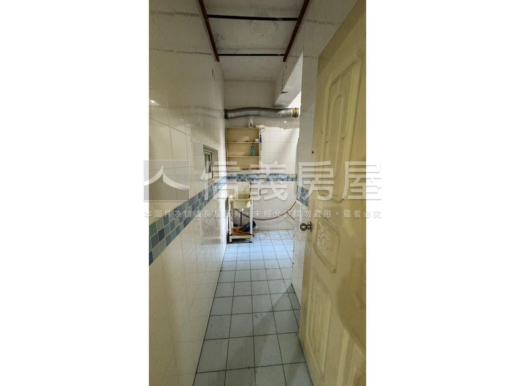 安德街２樓美三房房屋室內格局與周邊環境