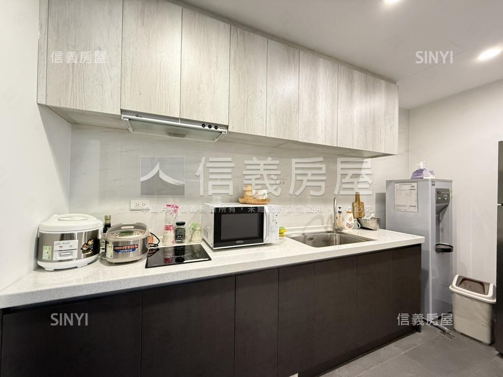 新莊副都心都峰苑面中庭房屋室內格局與周邊環境