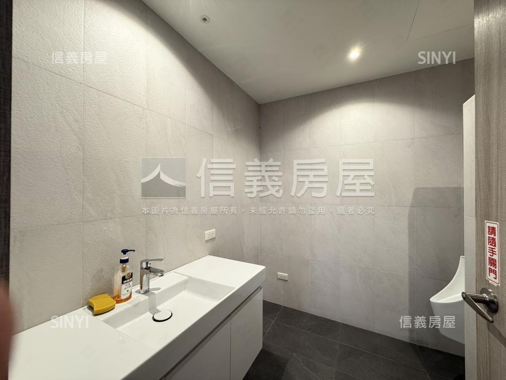 新莊副都心都峰苑面中庭房屋室內格局與周邊環境