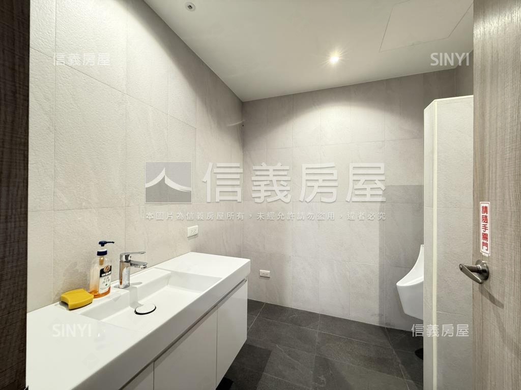 新莊副都心都峰苑面中庭房屋室內格局與周邊環境