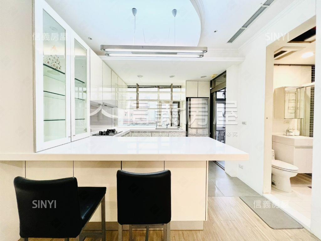 和平東路四段高樓３房車位房屋室內格局與周邊環境