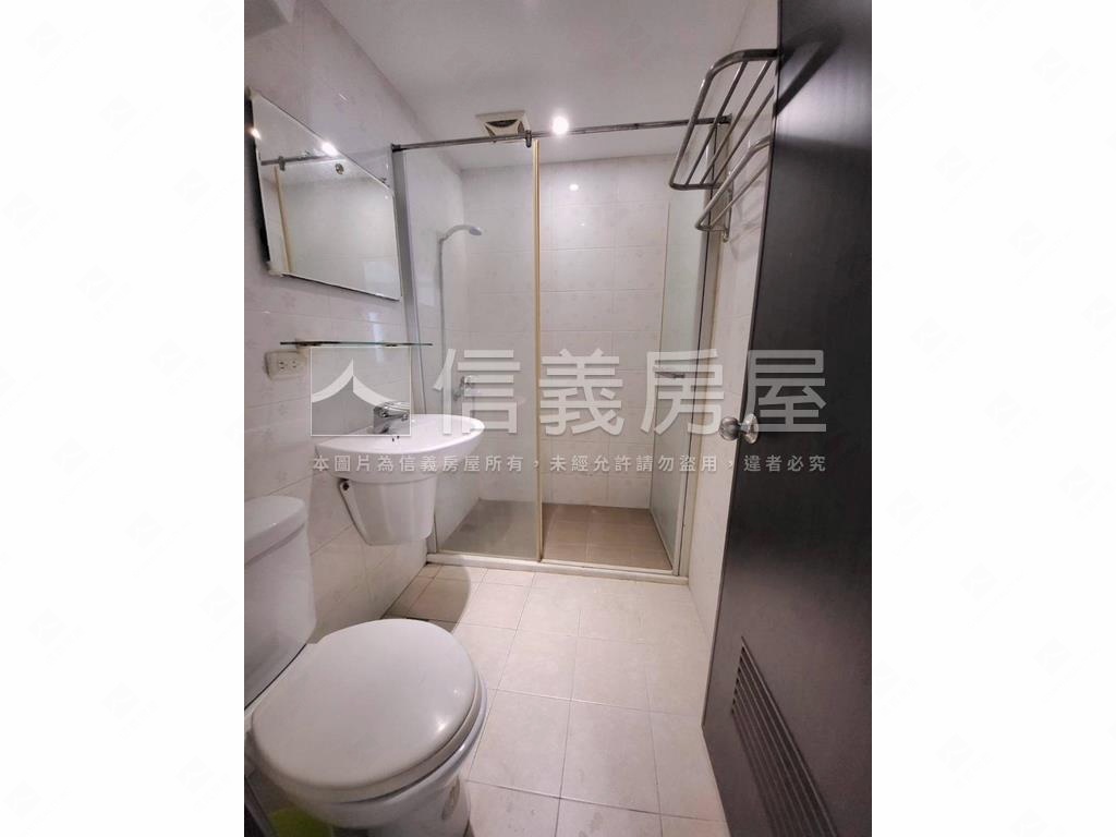 誠售！！楠梓收租黃金屋房屋室內格局與周邊環境