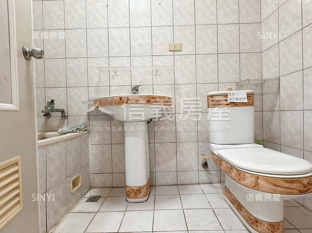 霞海榮總稀有必看車庫透天房屋室內格局與周邊環境