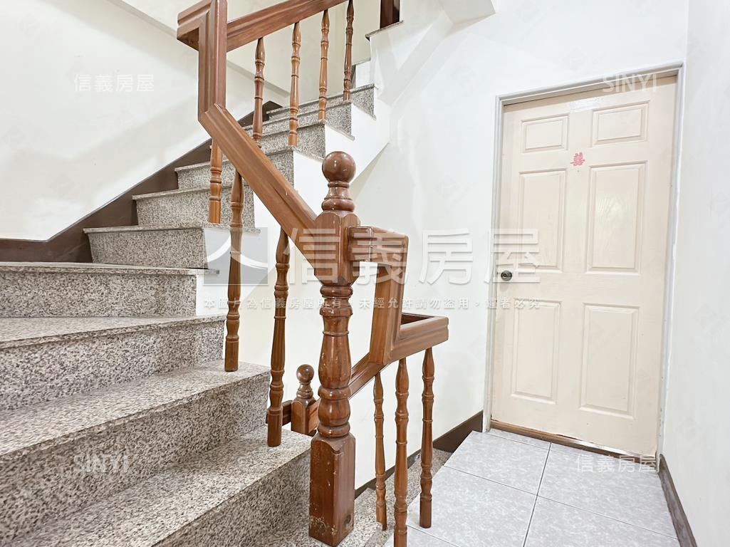 霞海榮總稀有必看車庫透天房屋室內格局與周邊環境