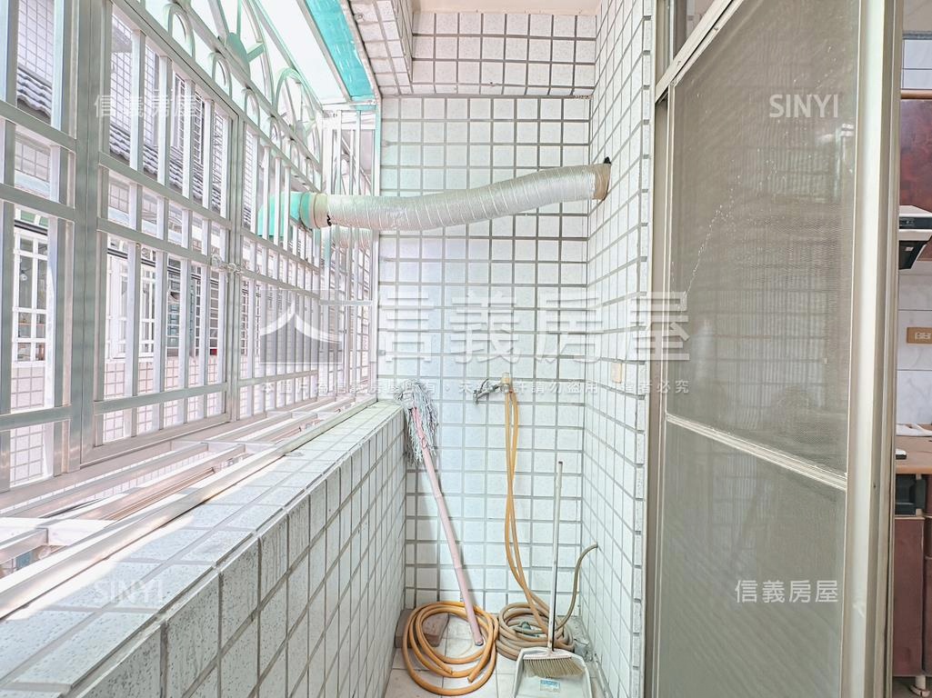 霞海榮總稀有必看車庫透天房屋室內格局與周邊環境