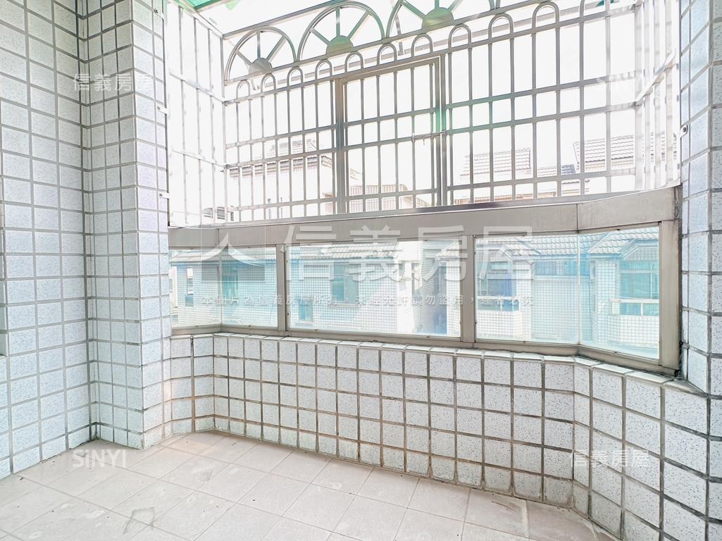 霞海榮總稀有必看車庫透天房屋室內格局與周邊環境