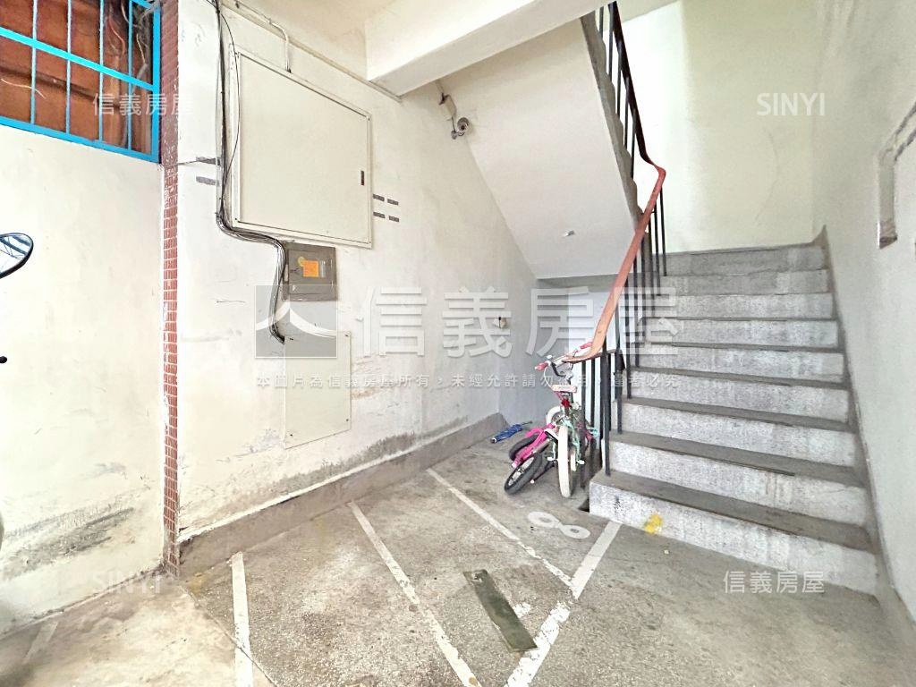 逢甲美美公寓頂樓加蓋套房房屋室內格局與周邊環境