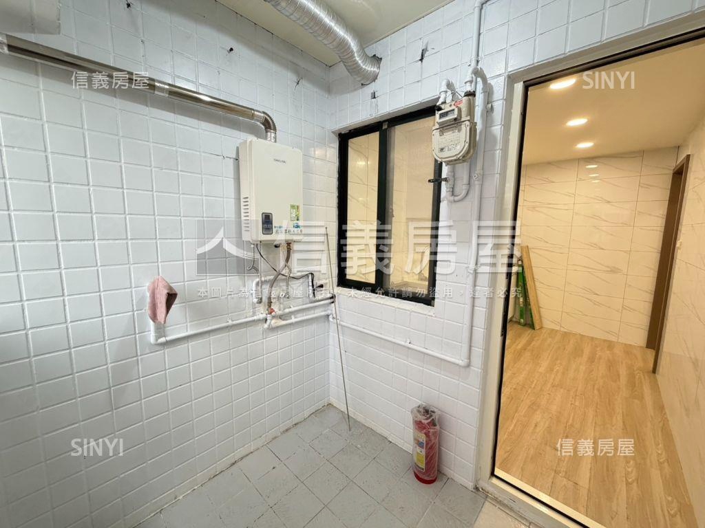 ★三重捷運精美電梯Ａ戶房屋室內格局與周邊環境