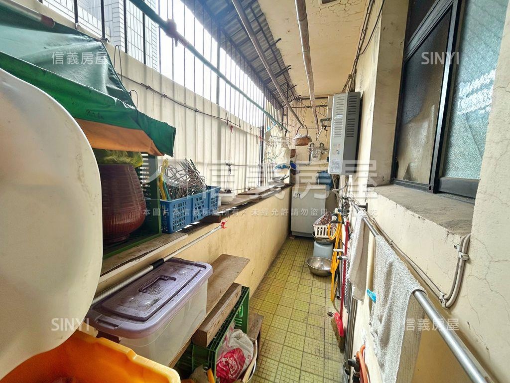 近唭哩岸捷運大空間房屋室內格局與周邊環境