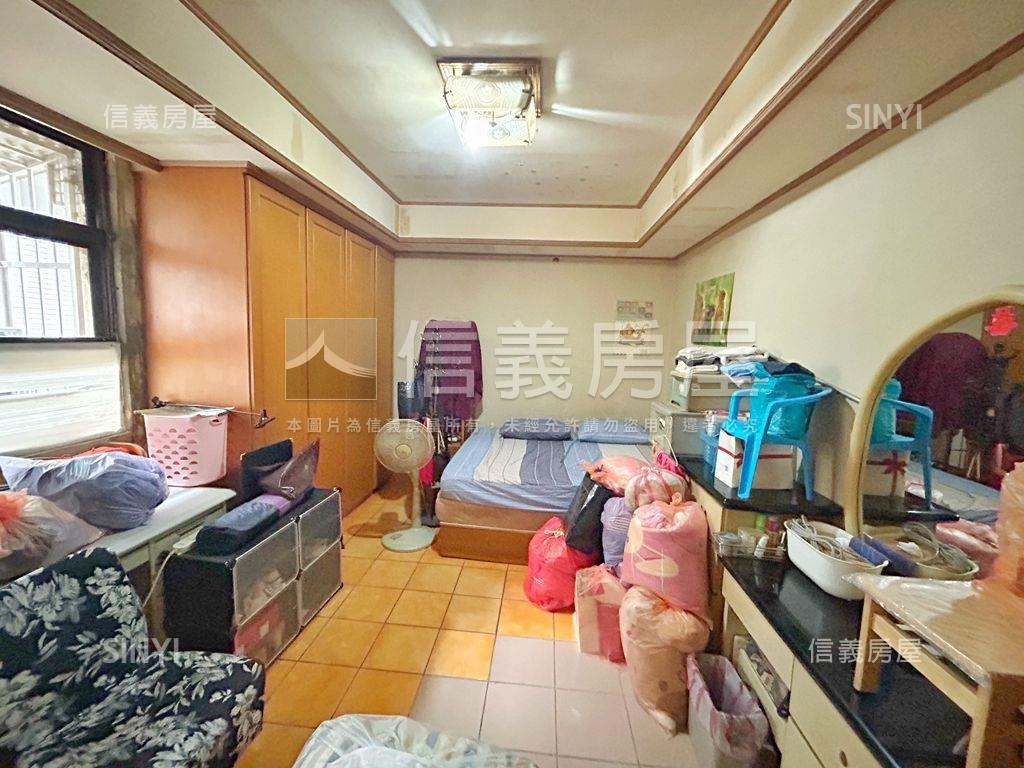 近唭哩岸捷運大空間房屋室內格局與周邊環境