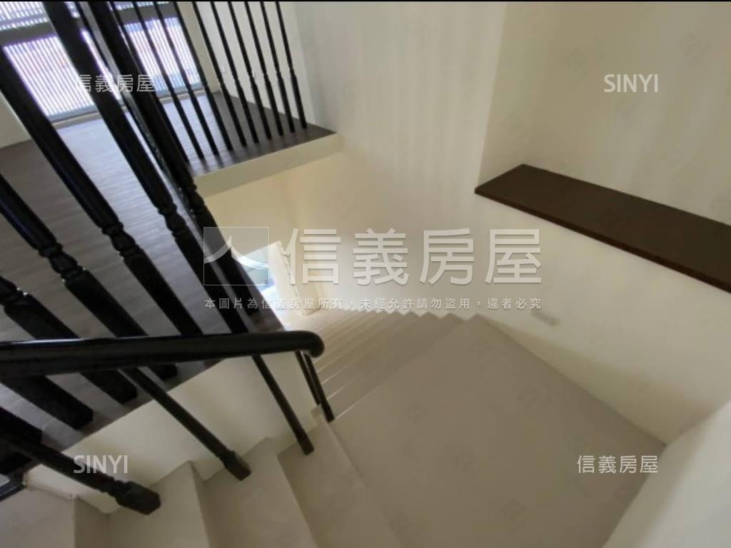 輕屋齡面寬美容工作室店住房屋室內格局與周邊環境