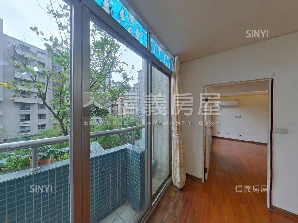 皇普河畔挑高５．６米大戶房屋室內格局與周邊環境