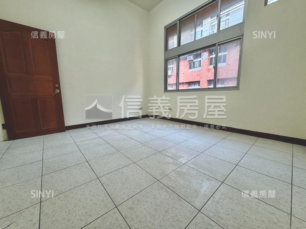 工學商圈低總價三房車位房屋室內格局與周邊環境