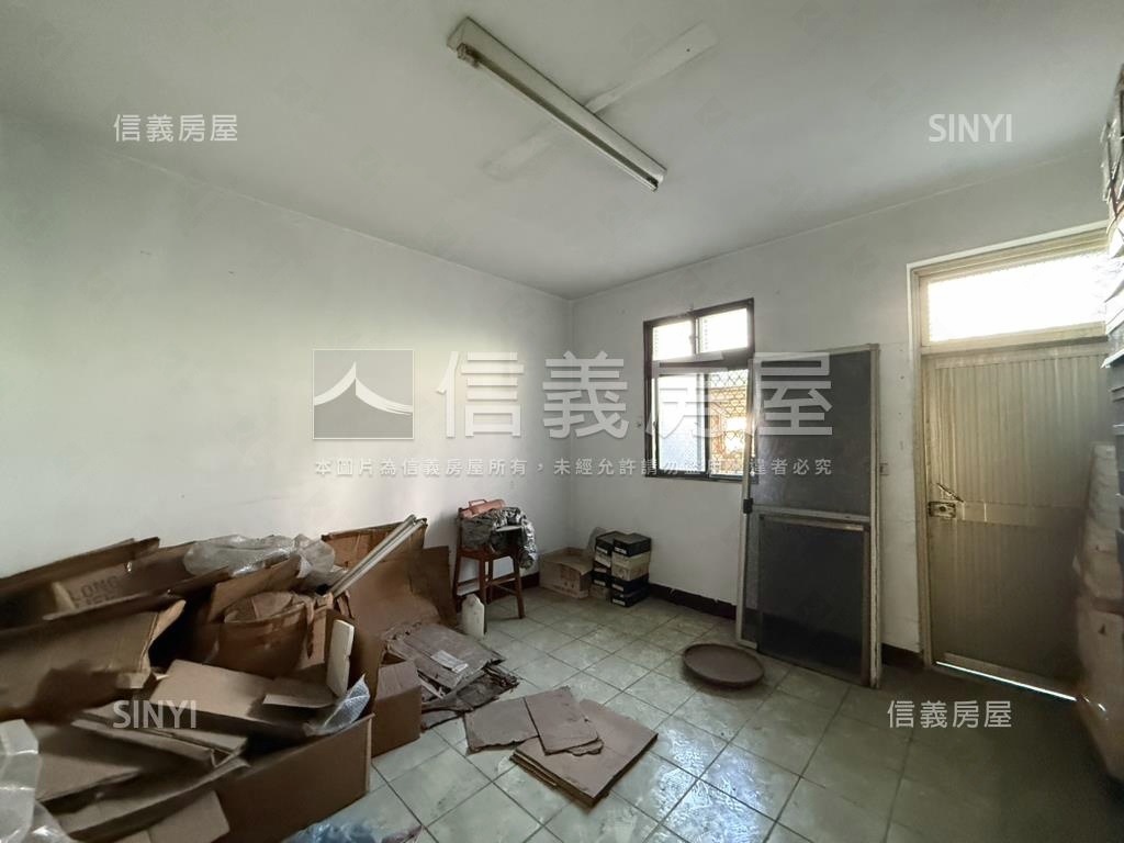 水湳臨路透店空間大房屋室內格局與周邊環境