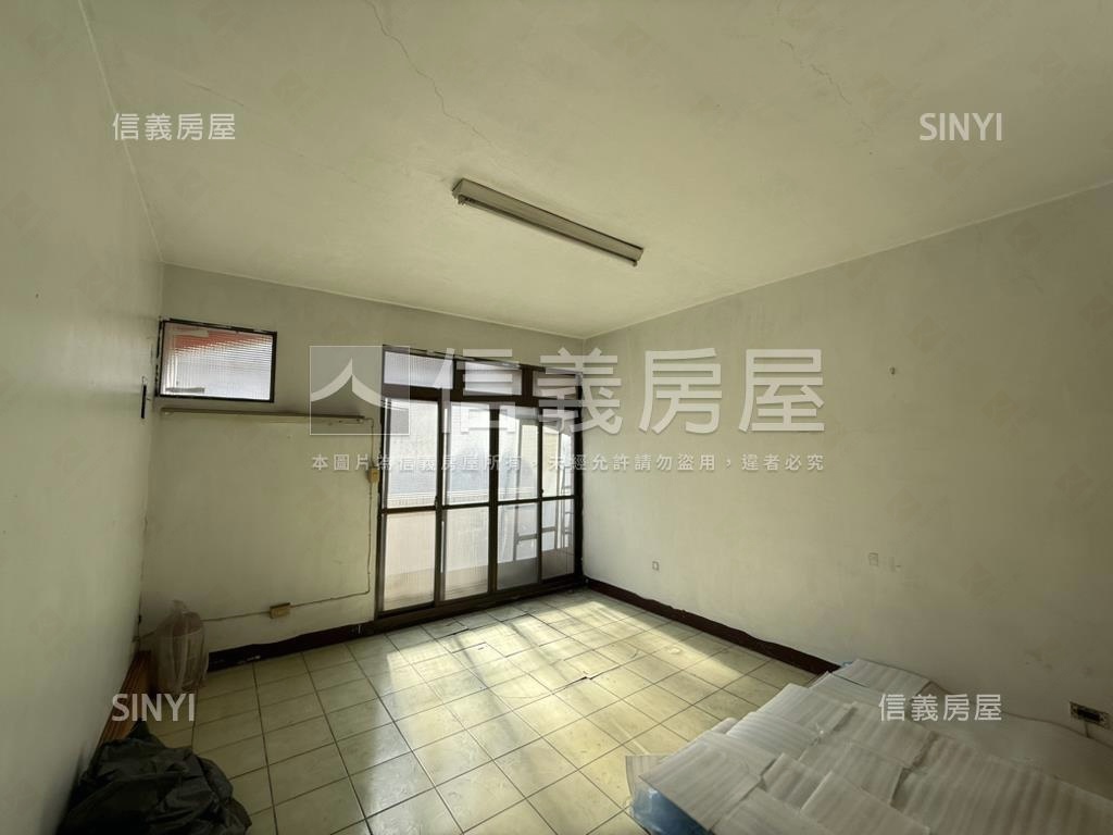 水湳臨路透店空間大房屋室內格局與周邊環境