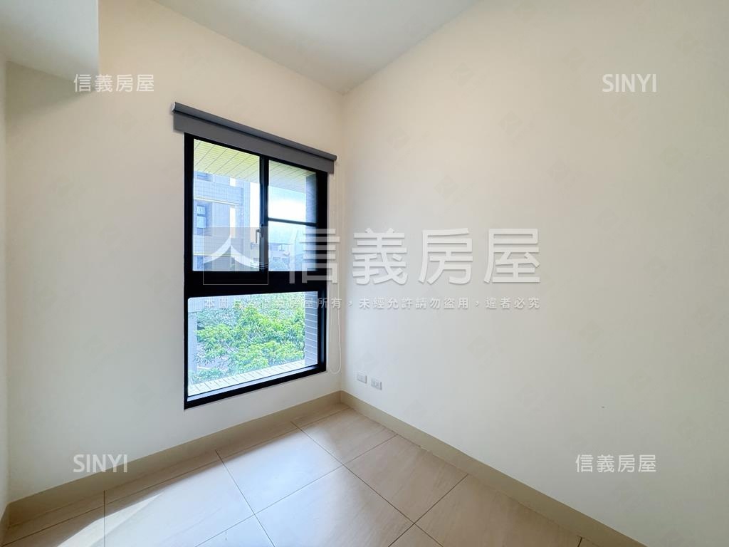 環球市朝南平面車位房屋室內格局與周邊環境