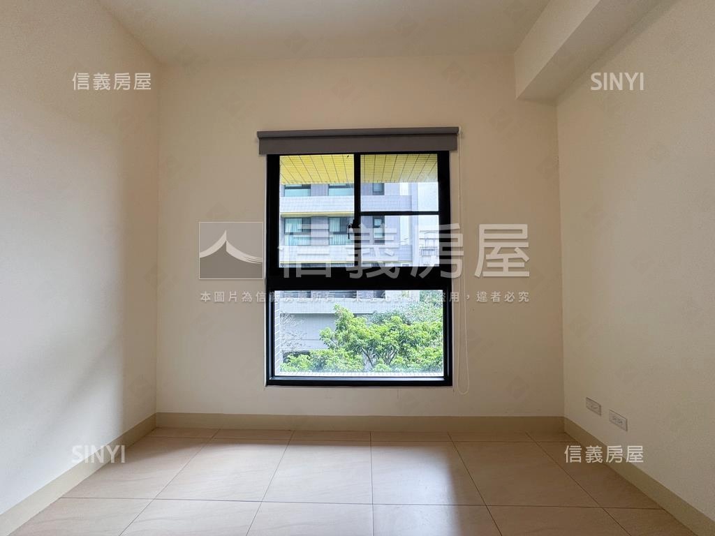 環球市朝南平面車位房屋室內格局與周邊環境