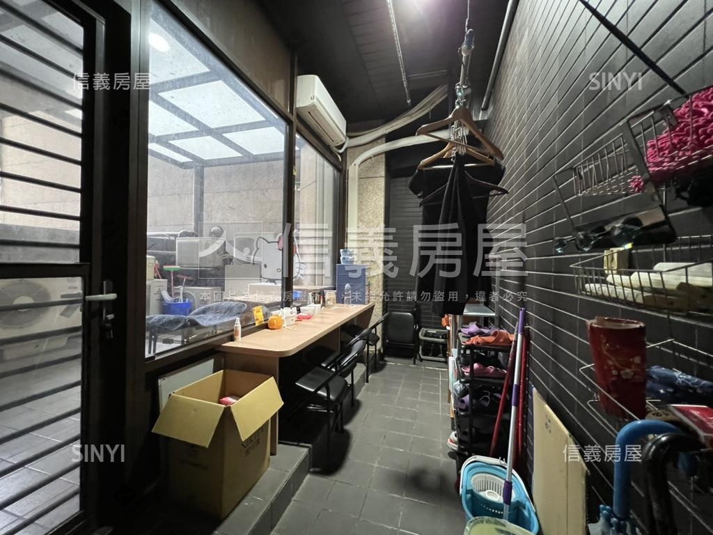 南京復興雙捷運面寬金店房屋室內格局與周邊環境