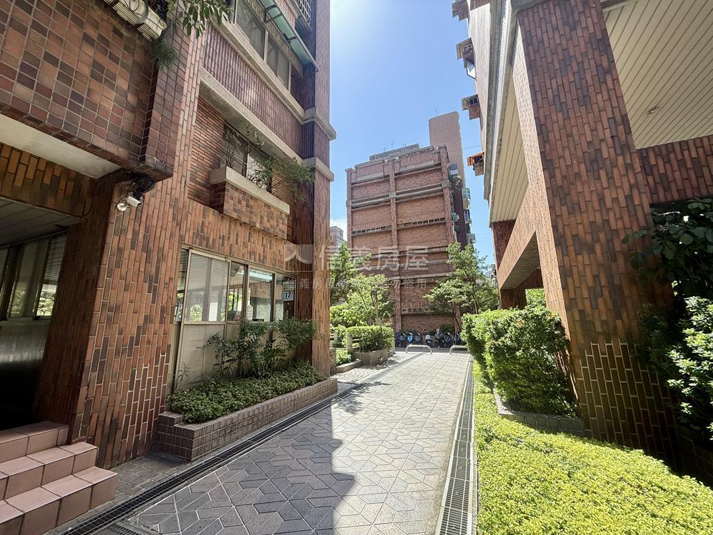 新接☆仁愛新城三房加坡平房屋室內格局與周邊環境