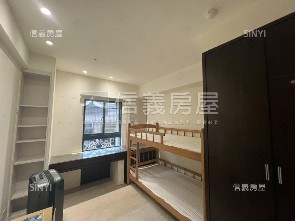 藝文巴黎富邑四房車位房屋室內格局與周邊環境
