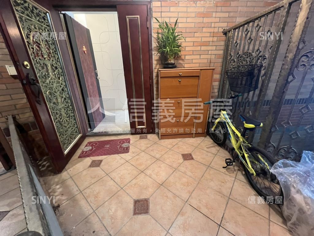 藝文巴黎富邑四房車位房屋室內格局與周邊環境