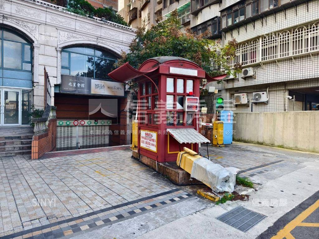 藝文巴黎富邑四房車位房屋室內格局與周邊環境