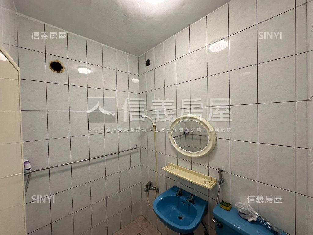 鳳山文山靜謐翻新好停公寓房屋室內格局與周邊環境