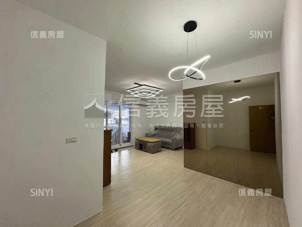 鳳山文山靜謐翻新好停公寓房屋室內格局與周邊環境