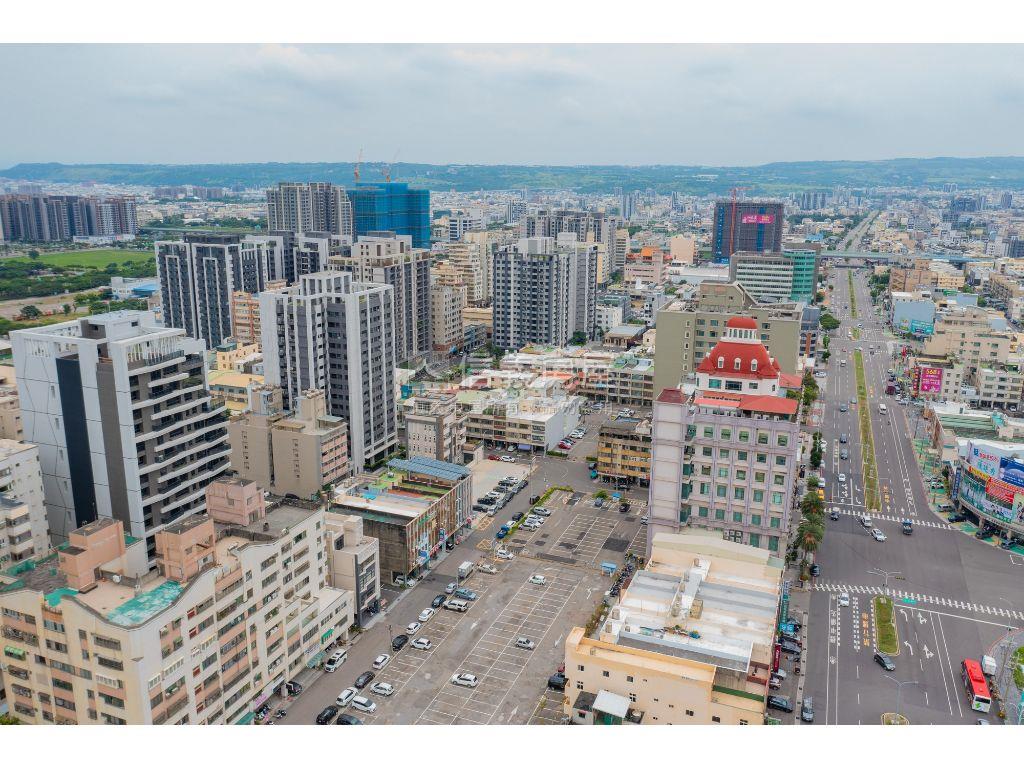 台中市梧棲段商三精華素地房屋室內格局與周邊環境
