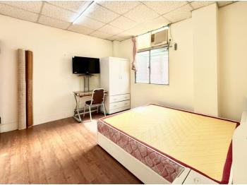 逢甲金雞母透天店套