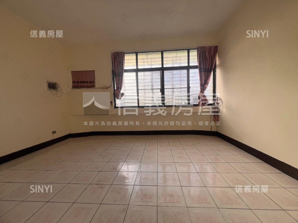 高雄大學前路後路透天店面房屋室內格局與周邊環境