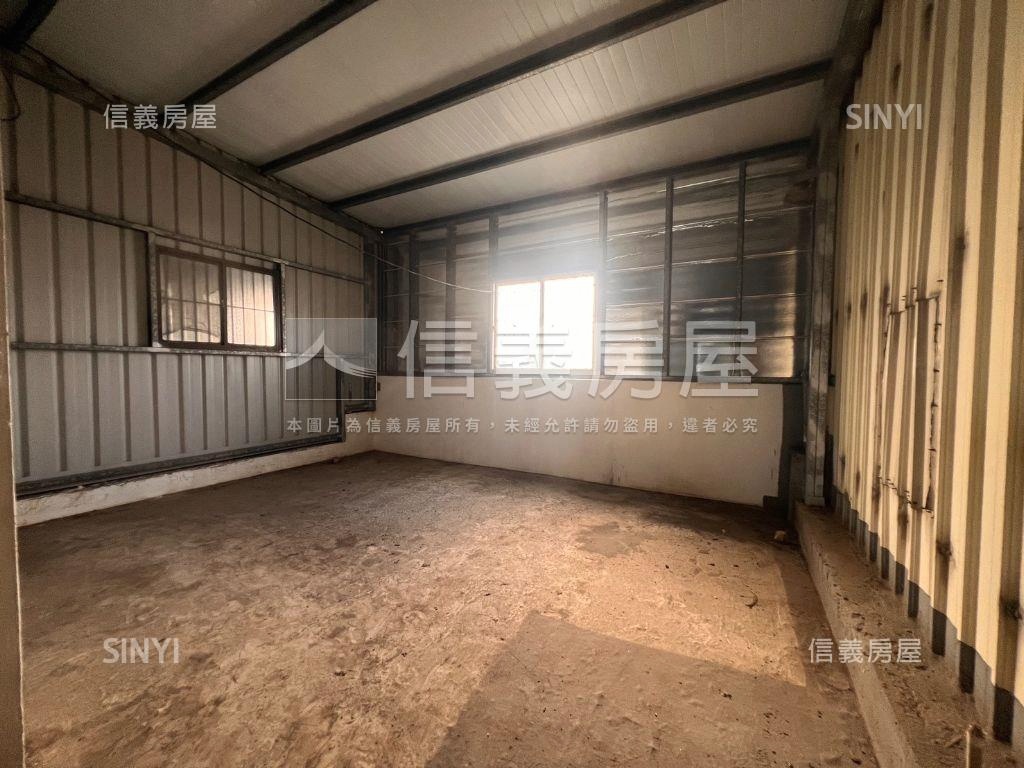 高雄大學前路後路透天店面房屋室內格局與周邊環境