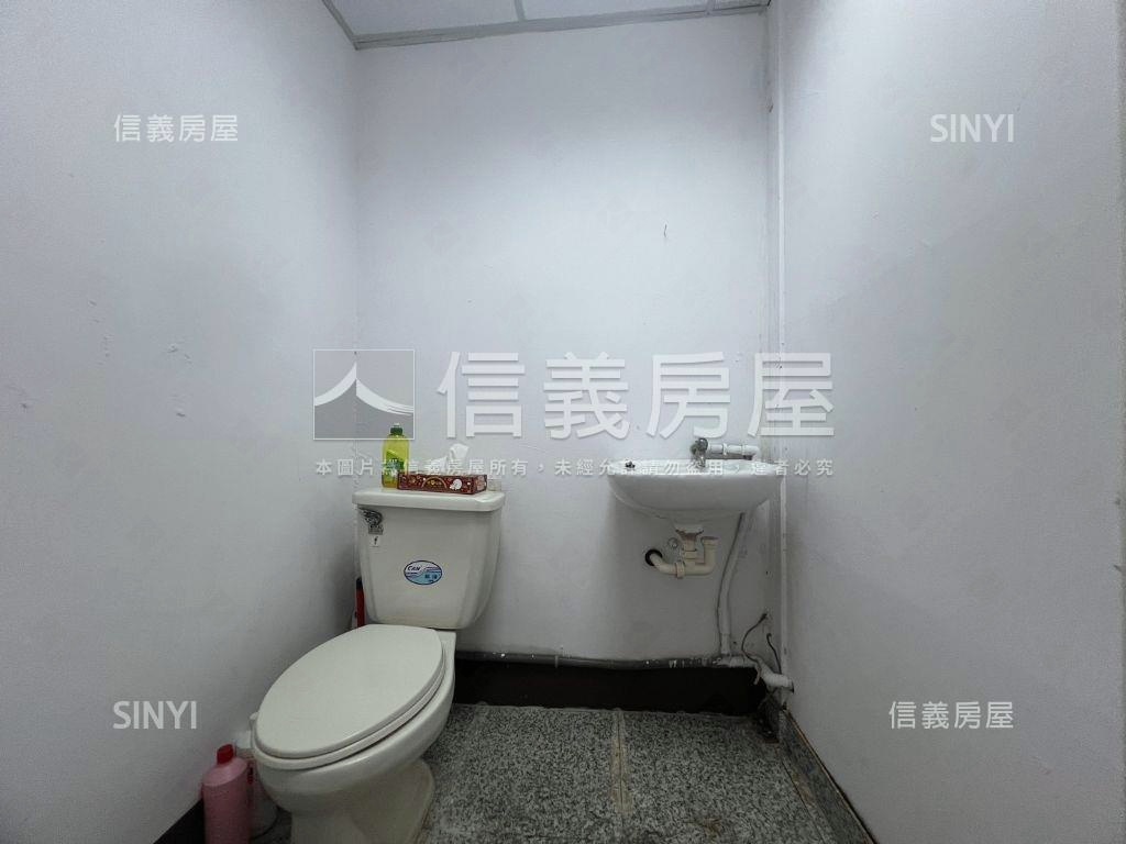 高雄大學前路後路透天店面房屋室內格局與周邊環境