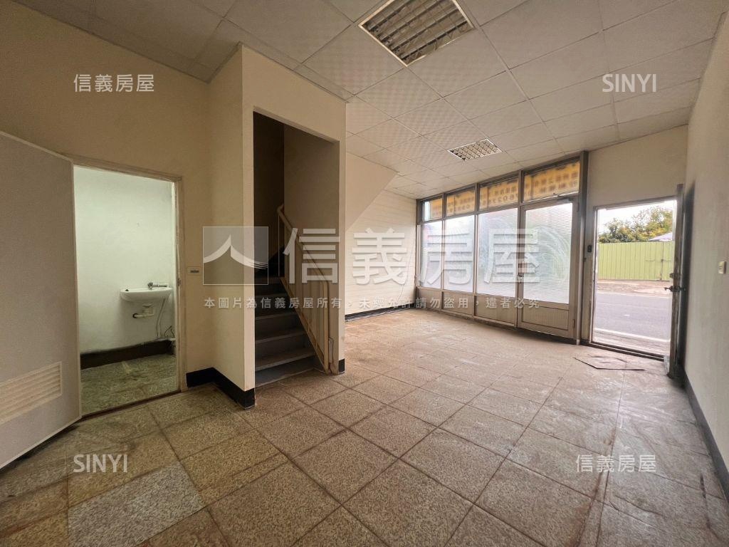 高雄大學前路後路透天店面房屋室內格局與周邊環境