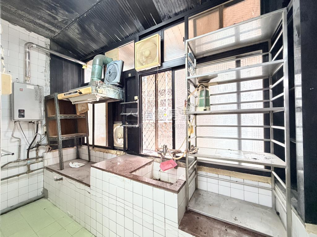 洛陽街低總價靜巷黃金三樓房屋室內格局與周邊環境