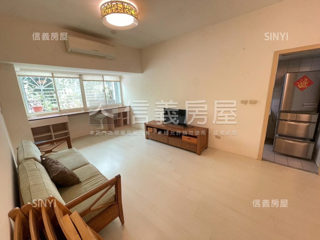 專任－松城裝潢面中庭房屋室內格局與周邊環境