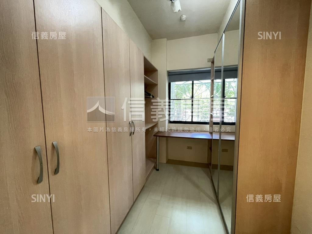 專任－松城裝潢面中庭房屋室內格局與周邊環境