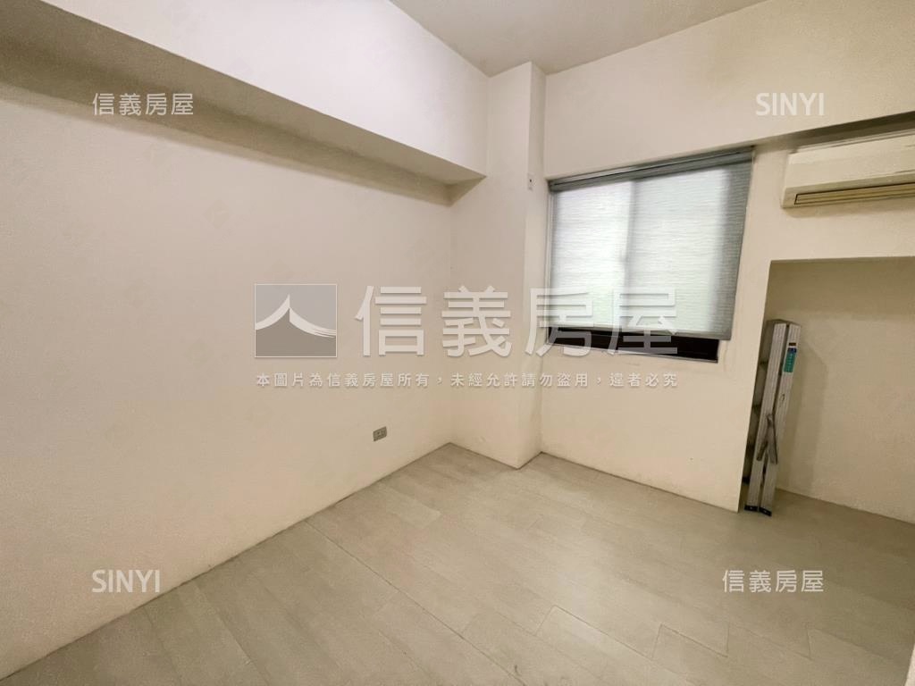 專任－松城裝潢面中庭房屋室內格局與周邊環境