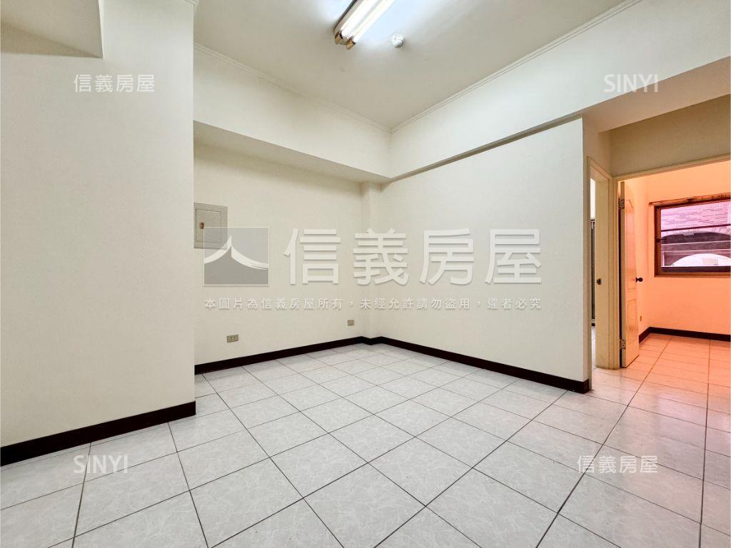 博愛四路面寬五米鑽店房屋室內格局與周邊環境