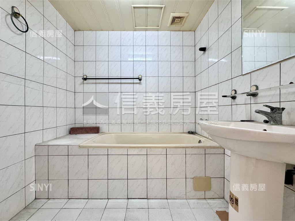 博愛四路面寬五米鑽店房屋室內格局與周邊環境