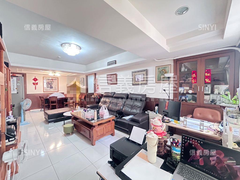 新案大面開窗採光三房平車房屋室內格局與周邊環境