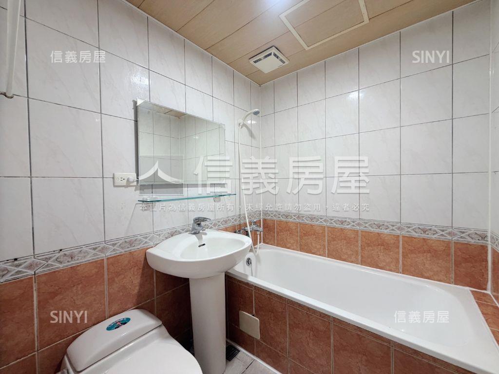 三多捷運摩天大兩房房屋室內格局與周邊環境